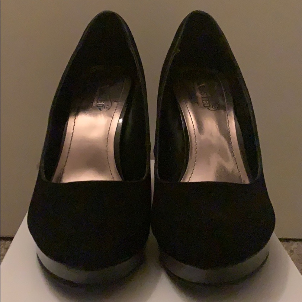 Black suede shoes only worn once!